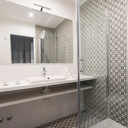 Moscova Modern Bilo Apartment *